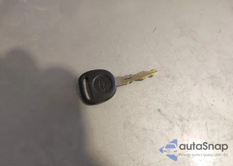 1999 Chevrolet Astro из США, поврежденный, VIN 1GNDM19W9XB138046